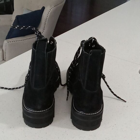 Marc Fisher Lizzie lug sole ankle hiking boot with shearling accent size 5.5 NWT - Picture 6 of 7